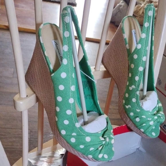 Green Polka Dot Wedge Sandals - Picture 1 of 8